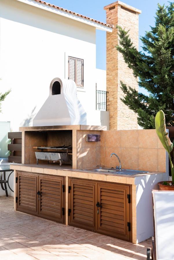 Villa Iris By Ezoria Villas Ayia Napa Ngoại thất bức ảnh